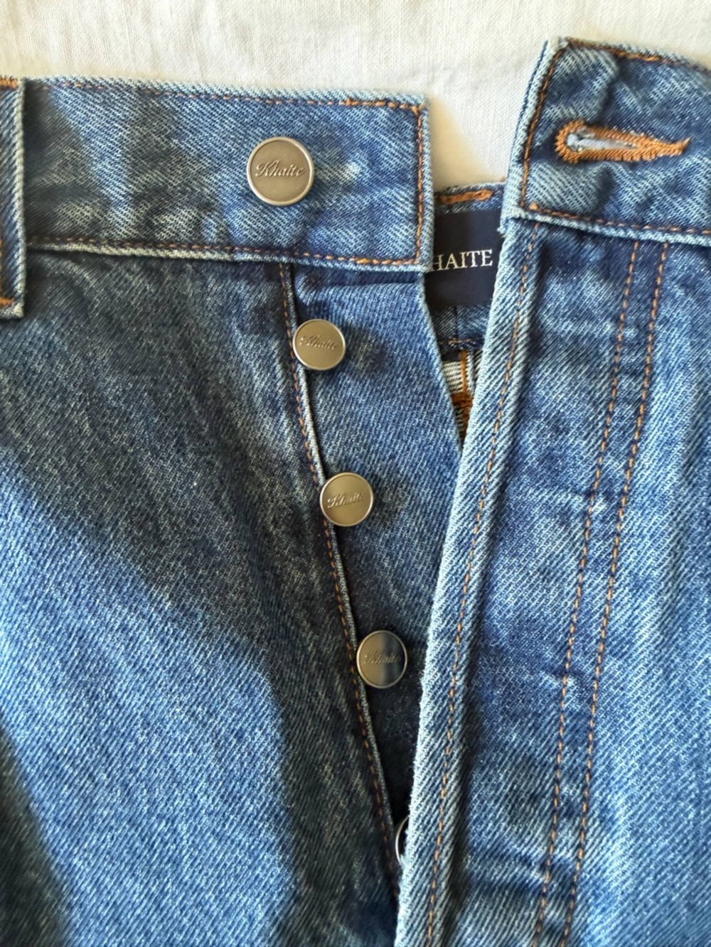 KHAITE Corbin Jean. Straight-Leg Denim Jeans in Classic Blue - Picture 5 of 6